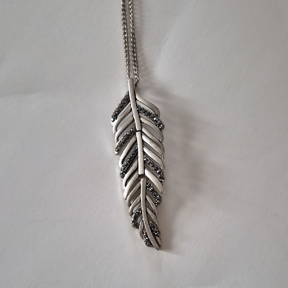 Elegant Silver Feather Pendant Necklace 14"L +3"